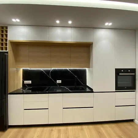 아파트 8th Floor Luxury 티라나