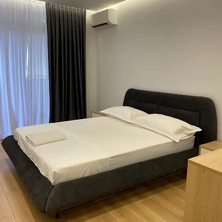8th Floor Luxury *